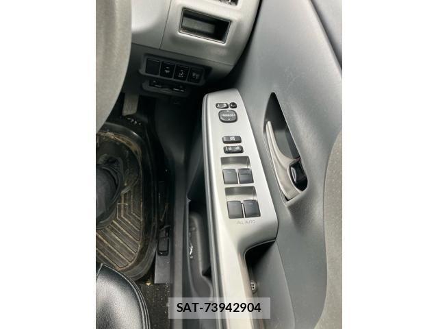 Toyota PRIUS ALPHA 2013-01 8849940-16