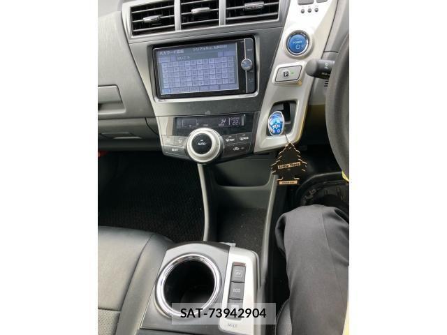 Toyota PRIUS ALPHA 2013-01 8849940-20