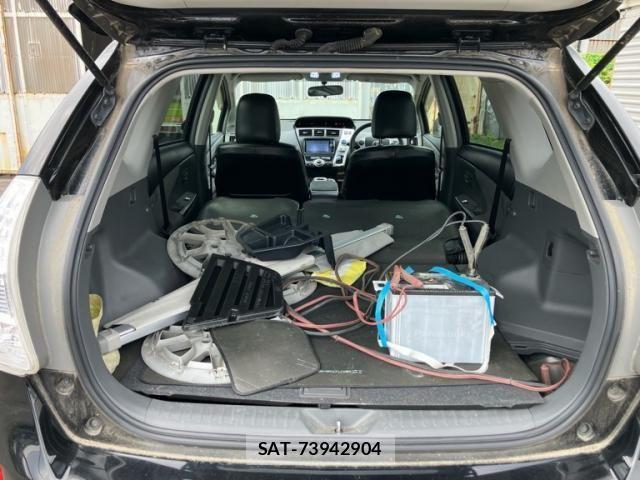 Toyota PRIUS ALPHA 2013-01 8849940-8