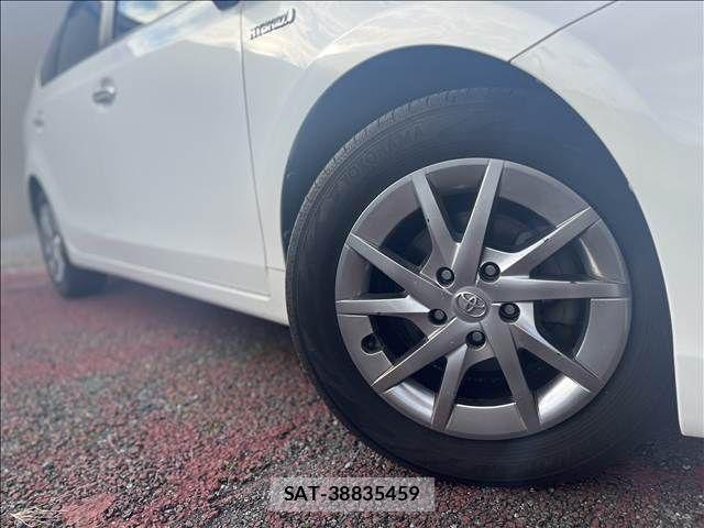 Toyota PRIUS ALPHA 2014-03 8871869-9