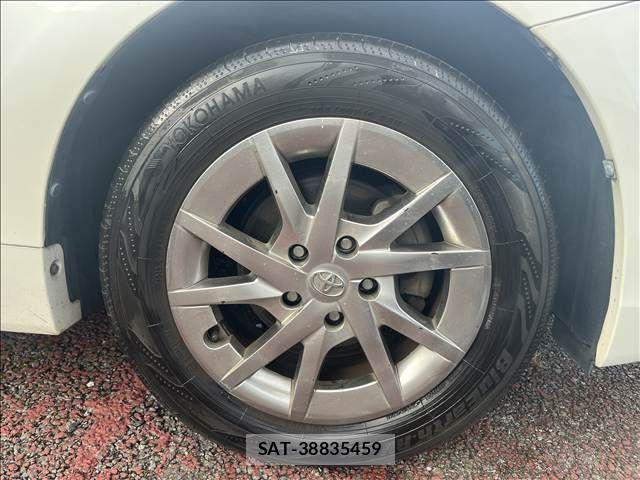 Toyota PRIUS ALPHA 2014-03 8871869-10