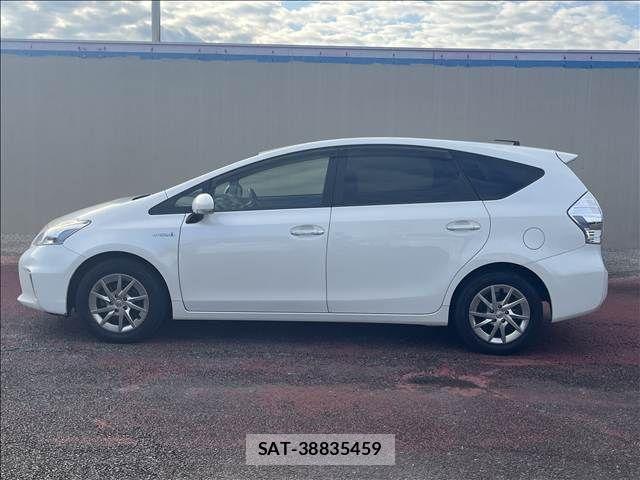 Toyota PRIUS ALPHA 2014-03 8871869-16