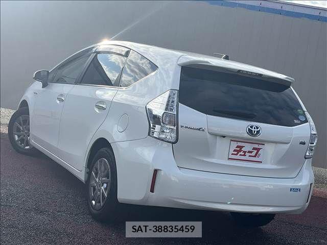 Toyota PRIUS ALPHA 2014-03 8871869-17