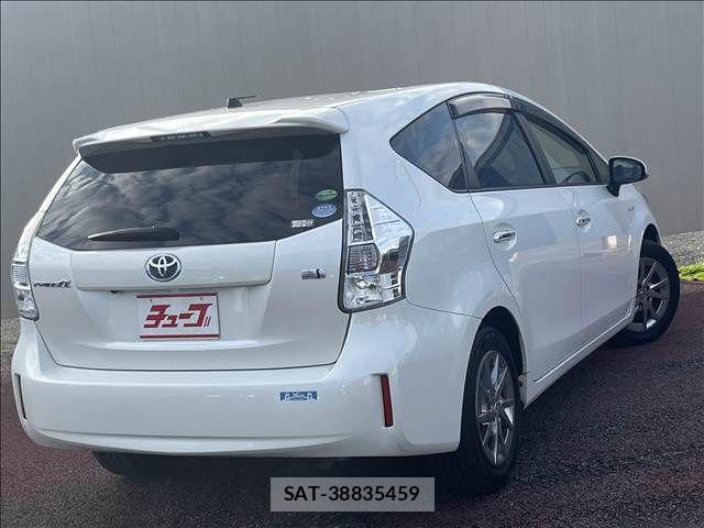 Toyota PRIUS ALPHA 2014-03 8871869-18