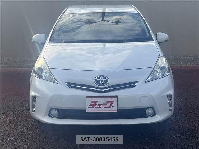 Toyota PRIUS ALPHA 2014-03 8871869-1