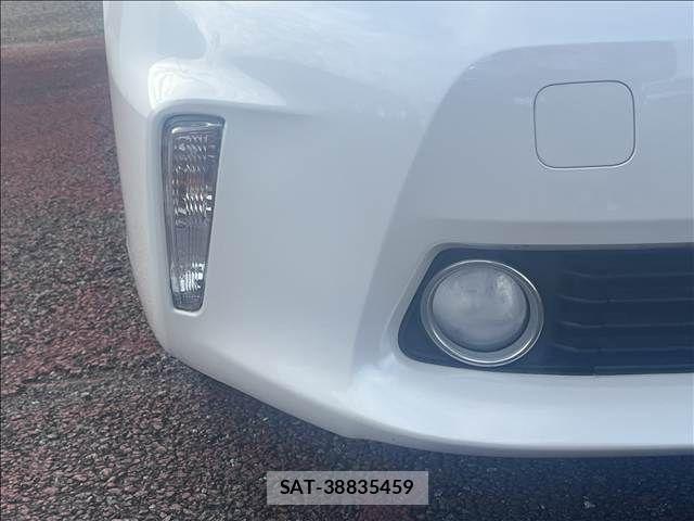Toyota PRIUS ALPHA 2014-03 8871869-6