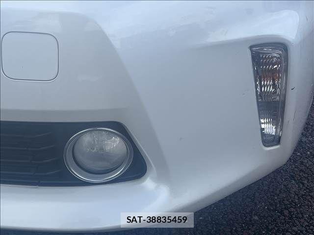 Toyota PRIUS ALPHA 2014-03 8871869-7