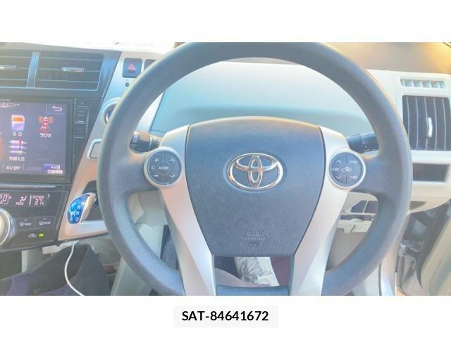 Toyota PRIUS ALPHA 2013-07 8871868-11