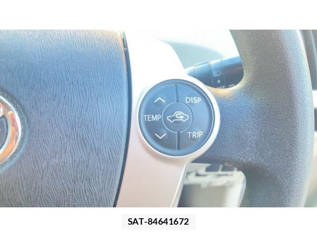 Toyota PRIUS ALPHA 2013-07 8871868-13