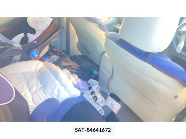 Toyota PRIUS ALPHA 2013-07 8871868-19