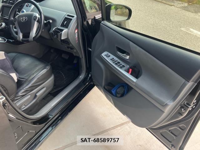 Toyota PRIUS ALPHA 2012-06 8881696-12