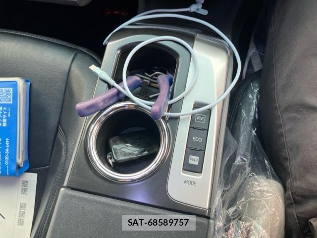Toyota PRIUS ALPHA 2012-06 8881696-17