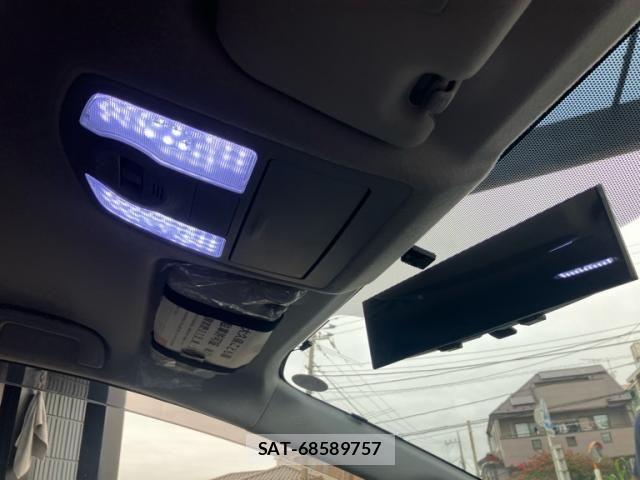 Toyota PRIUS ALPHA 2012-06 8881696-21