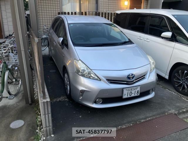 Toyota PRIUS ALPHA 2013-12 8881703-0