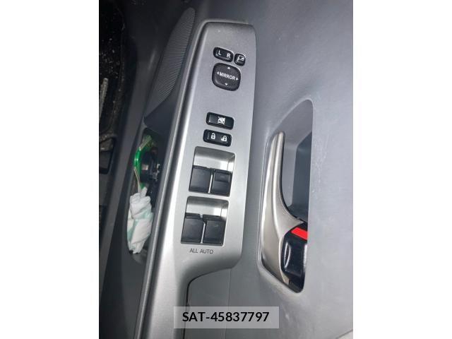 Toyota PRIUS ALPHA 2013-12 8881703-12