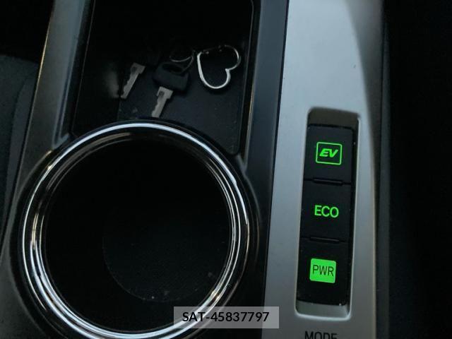 Toyota PRIUS ALPHA 2013-12 8881703-14