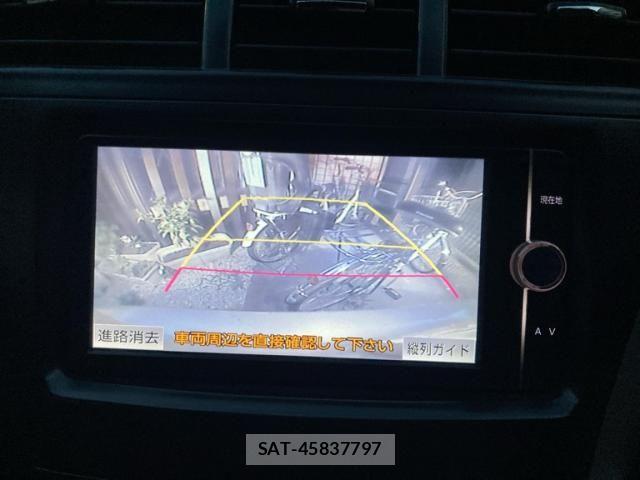 Toyota PRIUS ALPHA 2013-12 8881703-16