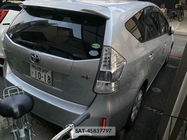 Toyota PRIUS ALPHA 2013-12 8881703-2