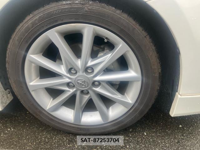 Toyota PRIUS ALPHA 2013-01 8881708-11
