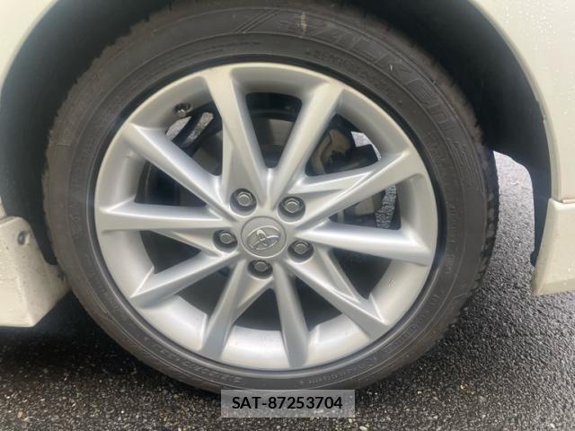 Toyota PRIUS ALPHA 2013-01 8881708-13