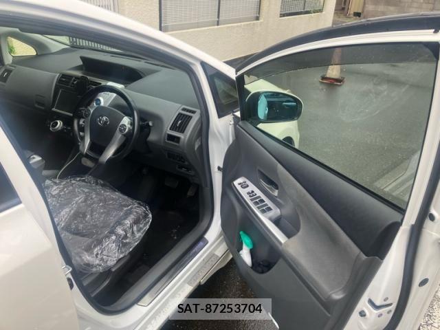 Toyota PRIUS ALPHA 2013-01 8881708-16