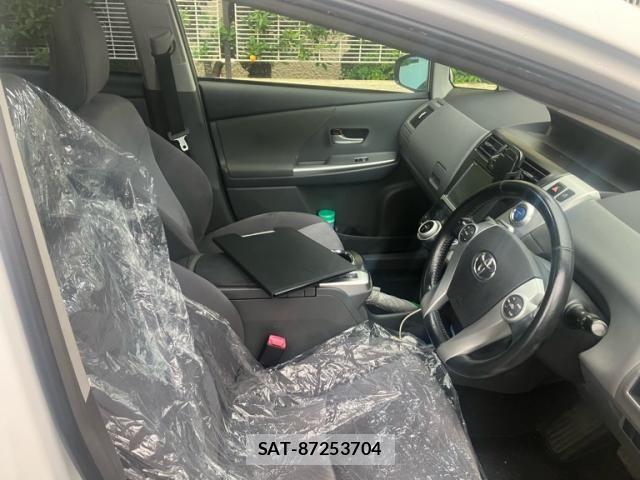 Toyota PRIUS ALPHA 2013-01 8881708-17