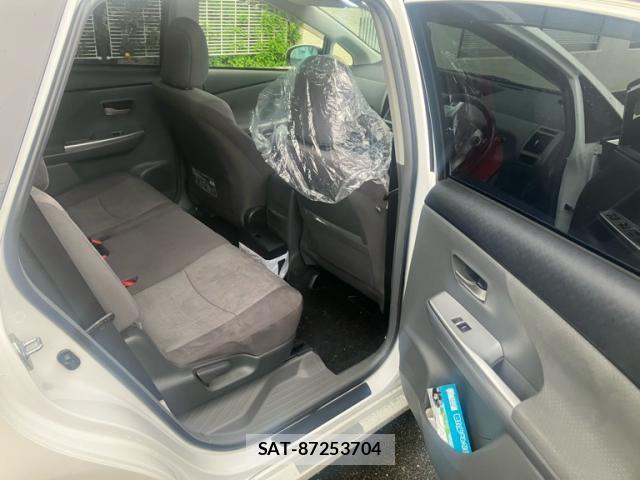 Toyota PRIUS ALPHA 2013-01 8881708-19