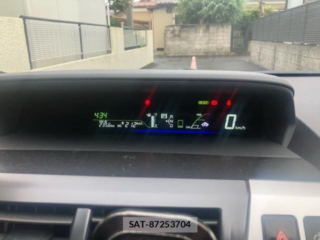 Toyota PRIUS ALPHA 2013-01 8881708-22