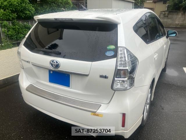 Toyota PRIUS ALPHA 2013-01 8881708-7
