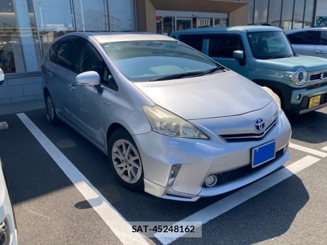 Toyota PRIUS ALPHA 2012-01 8881706-0