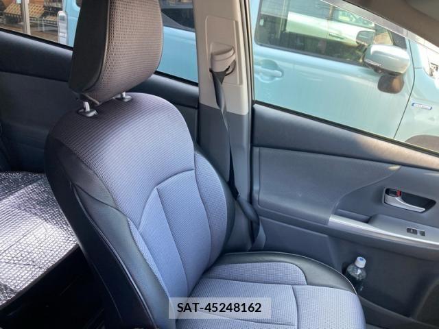 Toyota PRIUS ALPHA 2012-01 8881706-10