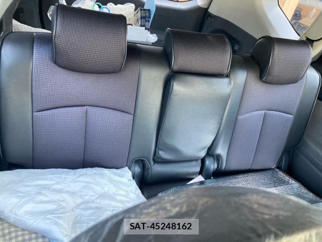 Toyota PRIUS ALPHA 2012-01 8881706-11