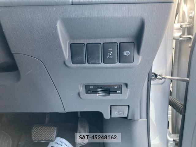 Toyota PRIUS ALPHA 2012-01 8881706-12