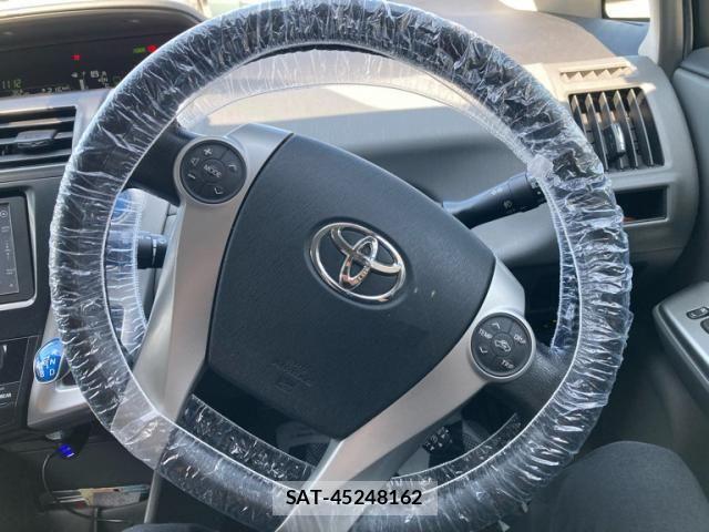 Toyota PRIUS ALPHA 2012-01 8881706-13