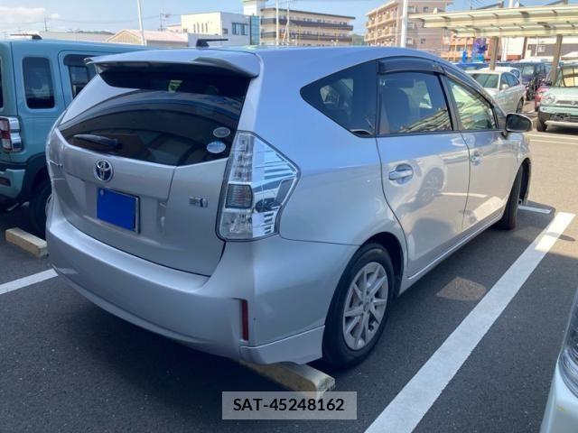 Toyota PRIUS ALPHA 2012-01 8881706-3