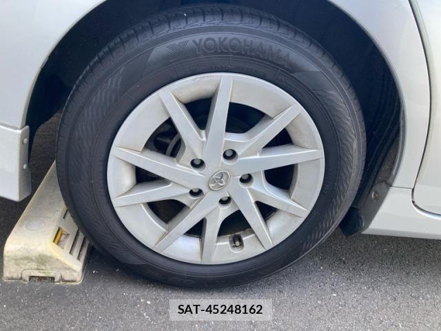 Toyota PRIUS ALPHA 2012-01 8881706-4