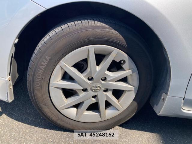 Toyota PRIUS ALPHA 2012-01 8881706-6