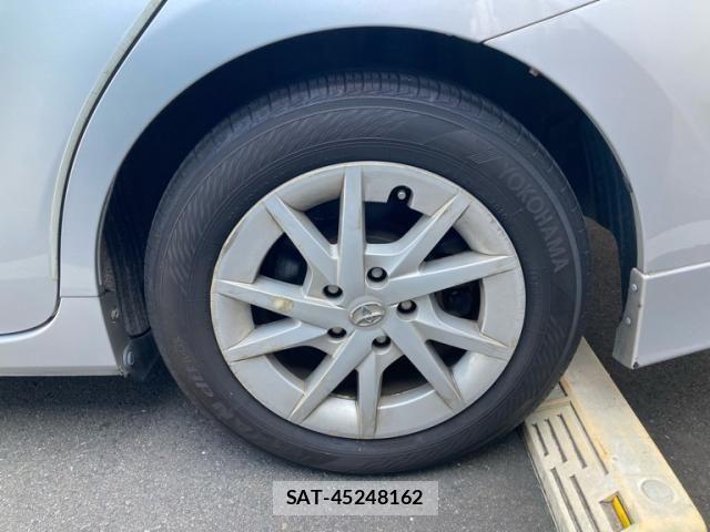 Toyota PRIUS ALPHA 2012-01 8881706-7