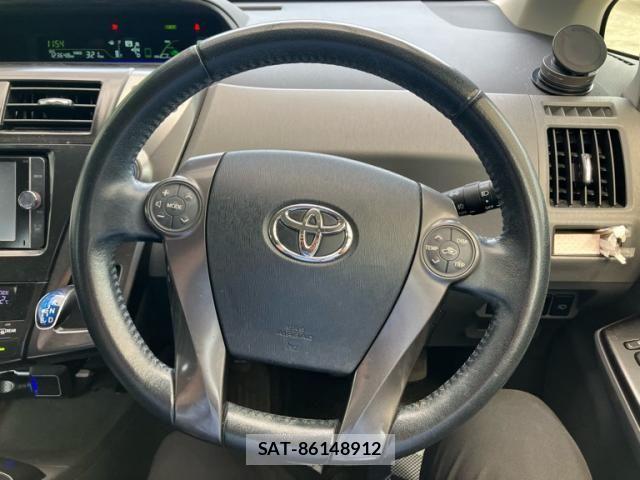 Toyota PRIUS ALPHA 2014-03 8881698-12