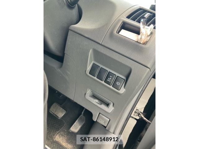 Toyota PRIUS ALPHA 2014-03 8881698-13