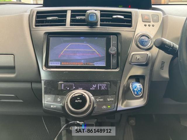 Toyota PRIUS ALPHA 2014-03 8881698-16