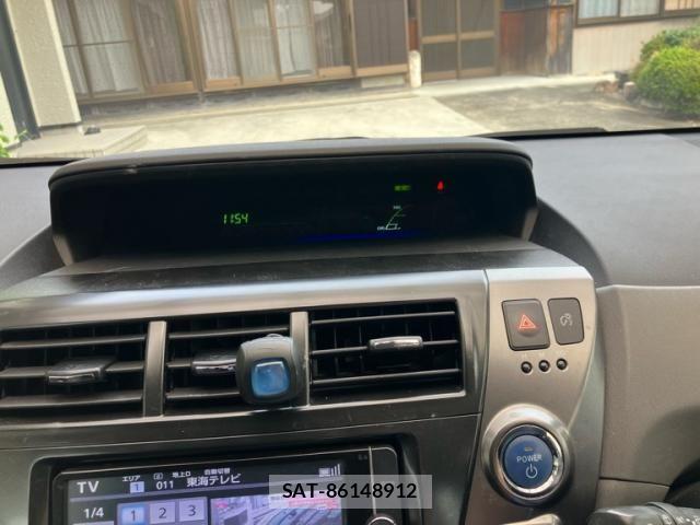 Toyota PRIUS ALPHA 2014-03 8881698-18