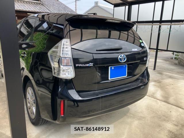 Toyota PRIUS ALPHA 2014-03 8881698-1