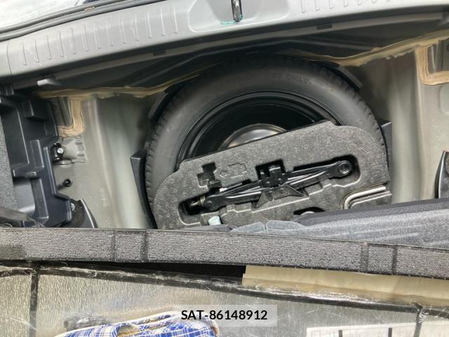 Toyota PRIUS ALPHA 2014-03 8881698-24