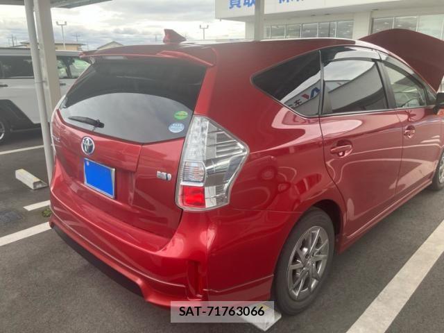 Toyota PRIUS ALPHA 2013-03 8881707-10