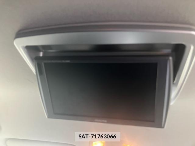 Toyota PRIUS ALPHA 2013-03 8881707-16