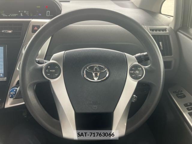 Toyota PRIUS ALPHA 2013-03 8881707-17