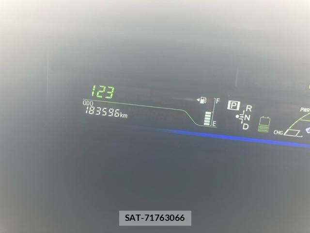 Toyota PRIUS ALPHA 2013-03 8881707-18