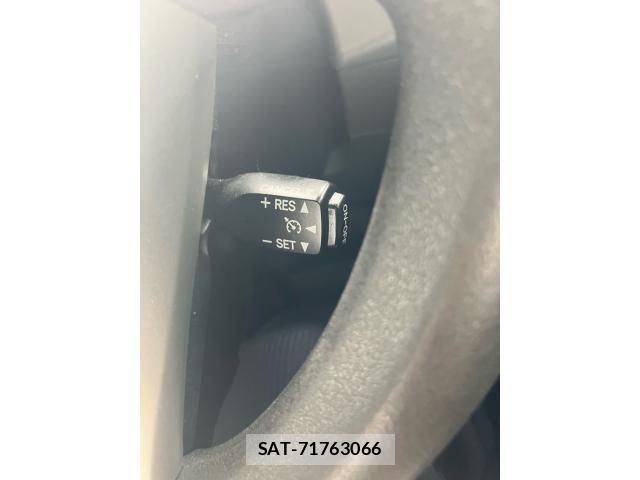 Toyota PRIUS ALPHA 2013-03 8881707-24