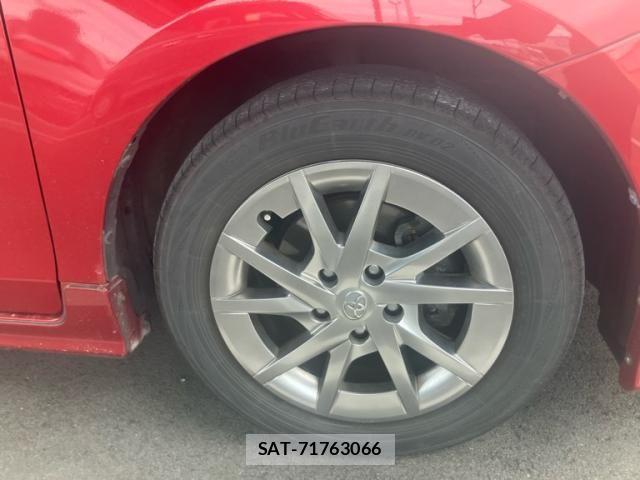 Toyota PRIUS ALPHA 2013-03 8881707-3